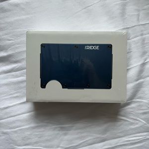 Ridge Wallet in Navy (cash strap)